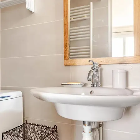 Confortable A De 50 M² Párizs
